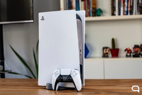 PlayStation 5 con Lector de Disco — Consola 1 TB, Blu-ray 4K, SSD de velocidad ultrarrápida, DualSense con háptica, Audio 3D, Retrocompatible